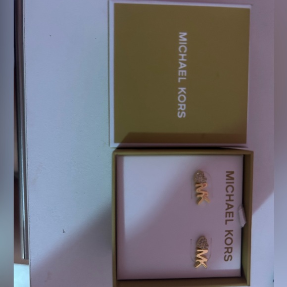 Michael Kors Other - Michael Kors Gold Makeup Collection